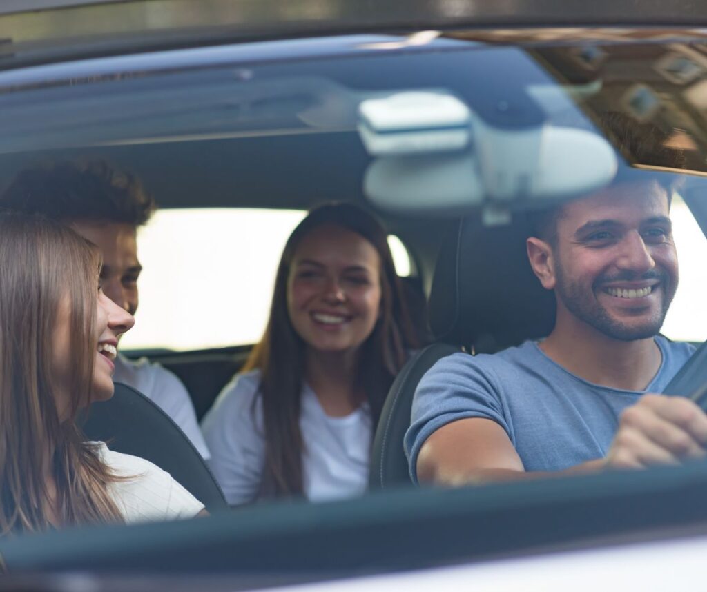 Carro protegido com seguro de automóvel completo