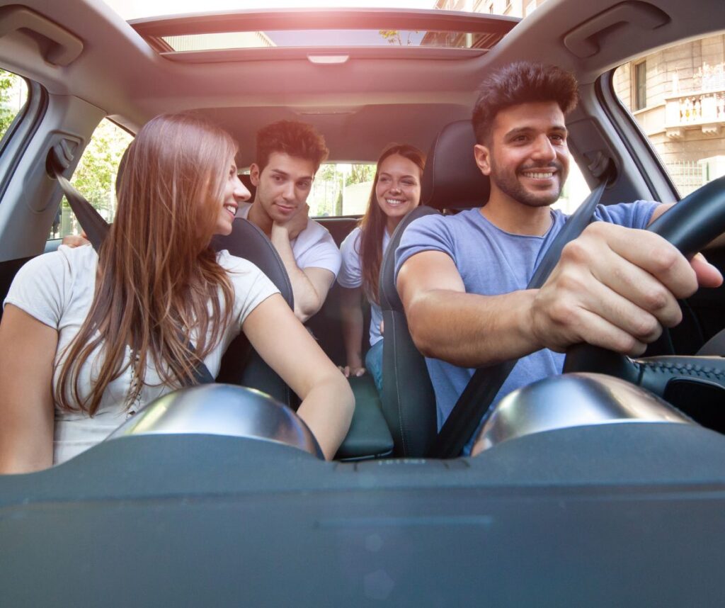 Carro protegido com seguro de automóvel completo